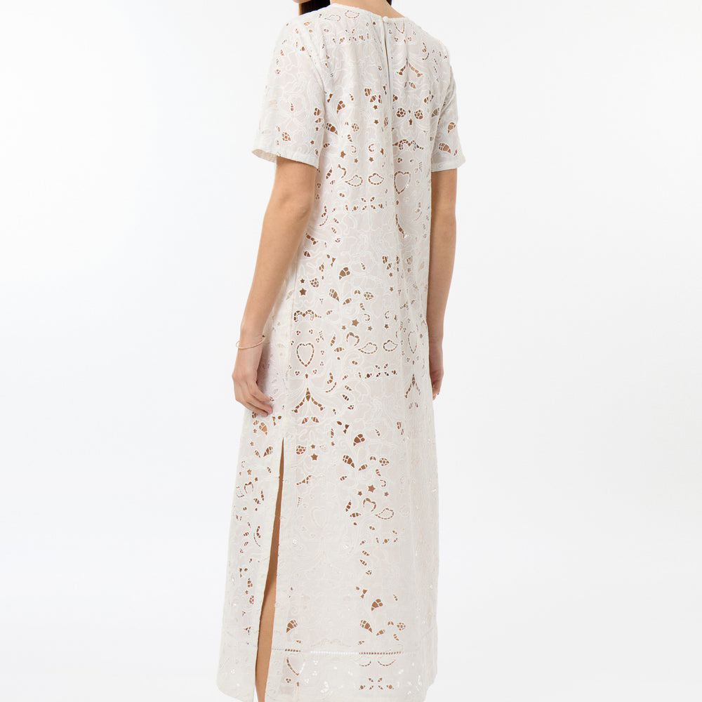 
                      
                        Robe mi-longue Broderie Suisse
                      
                    
