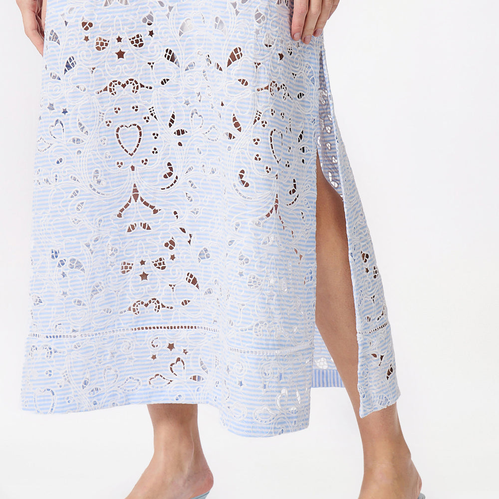 
                      
                        Robe mi-longue Broderie Suisse
                      
                    