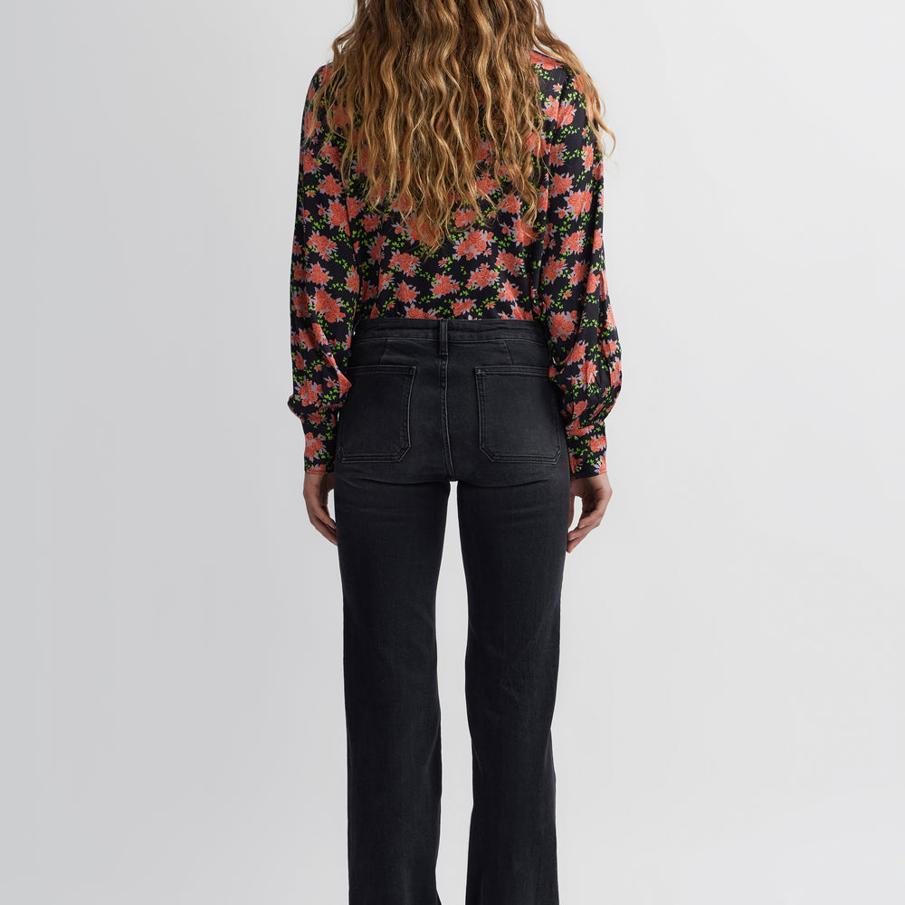 
                      
                        Hendrix Jean
                      
                    